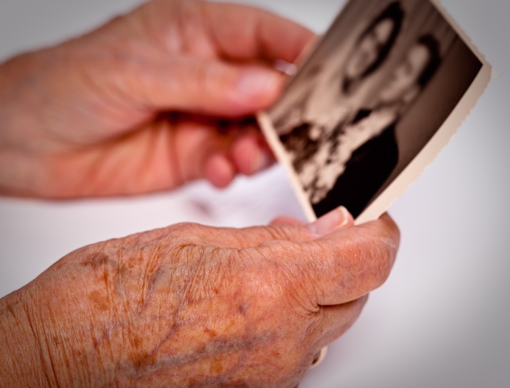 ارتباط و آلزایمر : نکاتی برای برقراری ارتباط بهتر با بیمار آلزایمری
