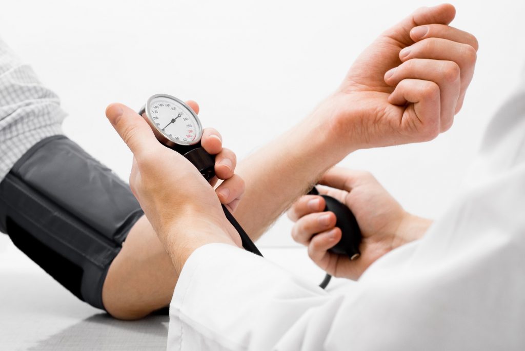 معاینه ی بالینی برای فشار خون بالا