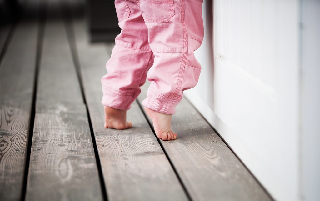 دیر راه رفتن و سایر مشکلات مربوط به پا در کودکان
