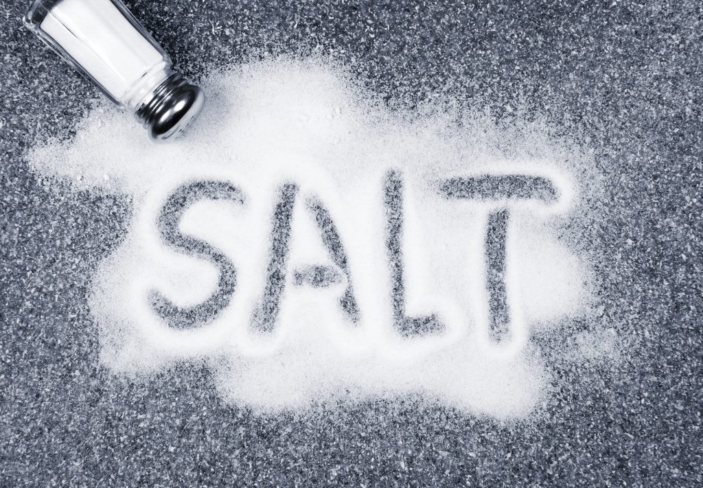 آیا افراد در زمان تعریق زیاد به مصرف نمک اضافی نیاز دارند؟