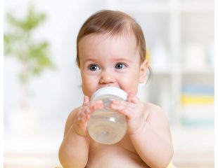 کودکان یک ساله به چه میزان آب نیاز دارند؟