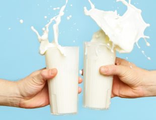 شیر حاوی پروتئین است؟