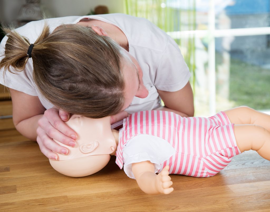 کمک‌های اولیه به نوزادان در زمینه‌ی CPR و خفگی، راهنمای مشروح
