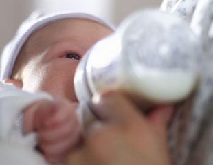 آیا تغذیه با شیشه شیر برای نوزاد شما مناسب است ؟
