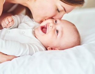 علائمی که کودک شما شیر سینه کافی دریافت نمی کند