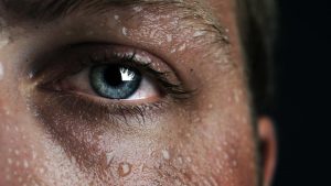 علل تعریق شبانه علل تعریق شبانه