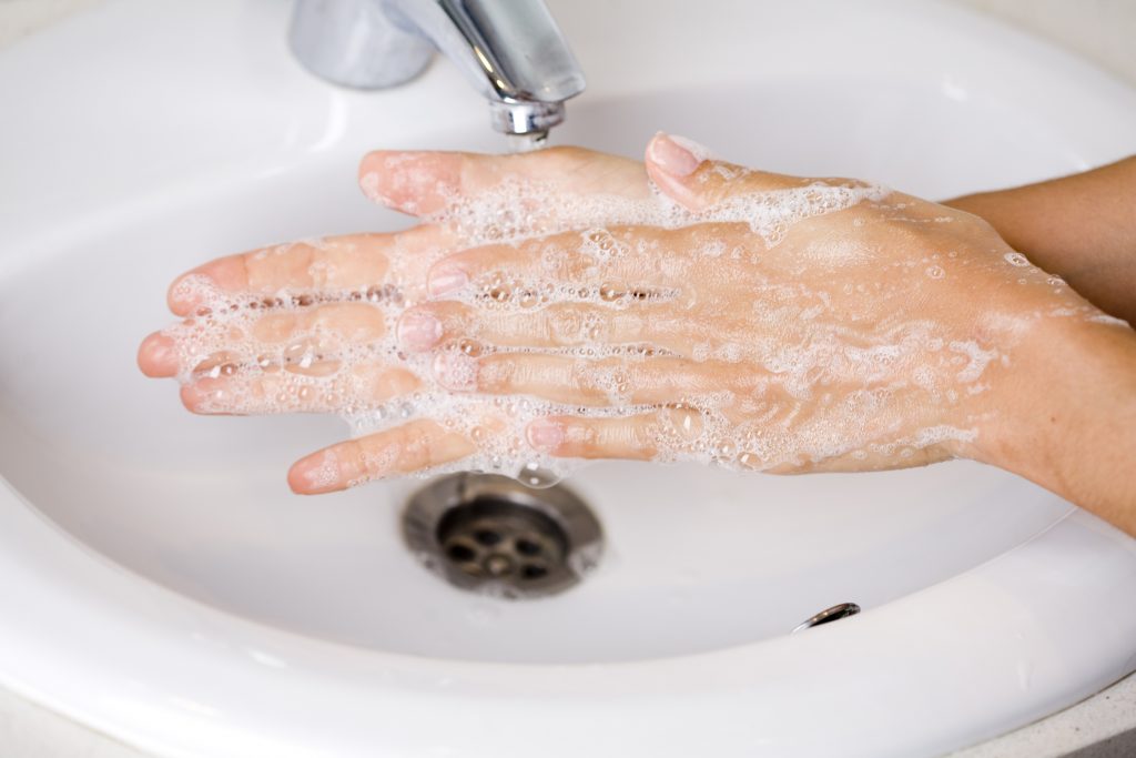 واکنش آلرژیک به صابون ظرفشویی و التهاب دهان