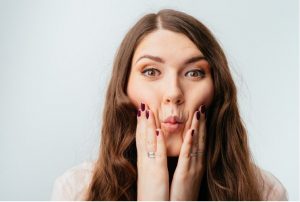 چگونه با 7 تمرین ساده ، چربی صورت خود را از بین ببریم ؟ چگونه با 7 تمرین ساده ، چربی صورت خود را از بین ببریم ؟