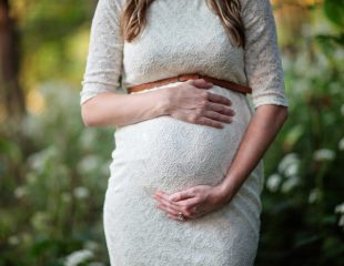 کلستروم یا آغوز ( نشست از سینه ها ) در طول حاملگی