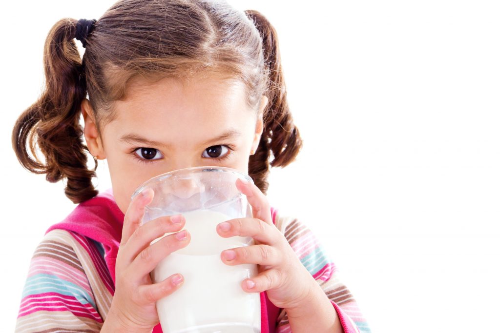 چه کسی آلرژی شیر می گیرد؟