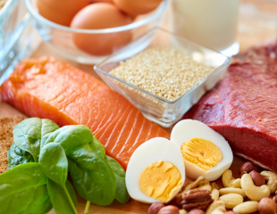 8 علامت و نشانه شایع کمبود پروتئین در انسان