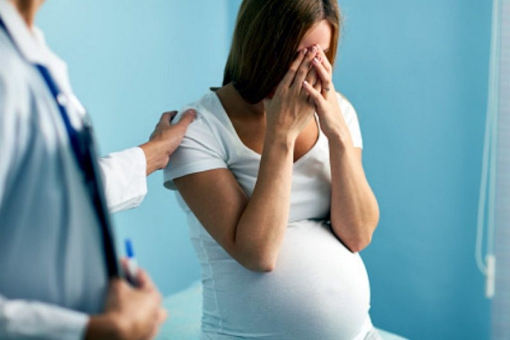 آیا بیماری هپاتیت می‌تواند باعث سقط جنین در دوره بارداری شود؟