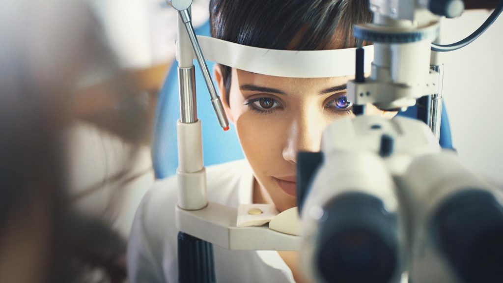 متخصصان چشم پزشکی چه درمان هایی برای بیمارن خود در نظر می‌گیرند؟