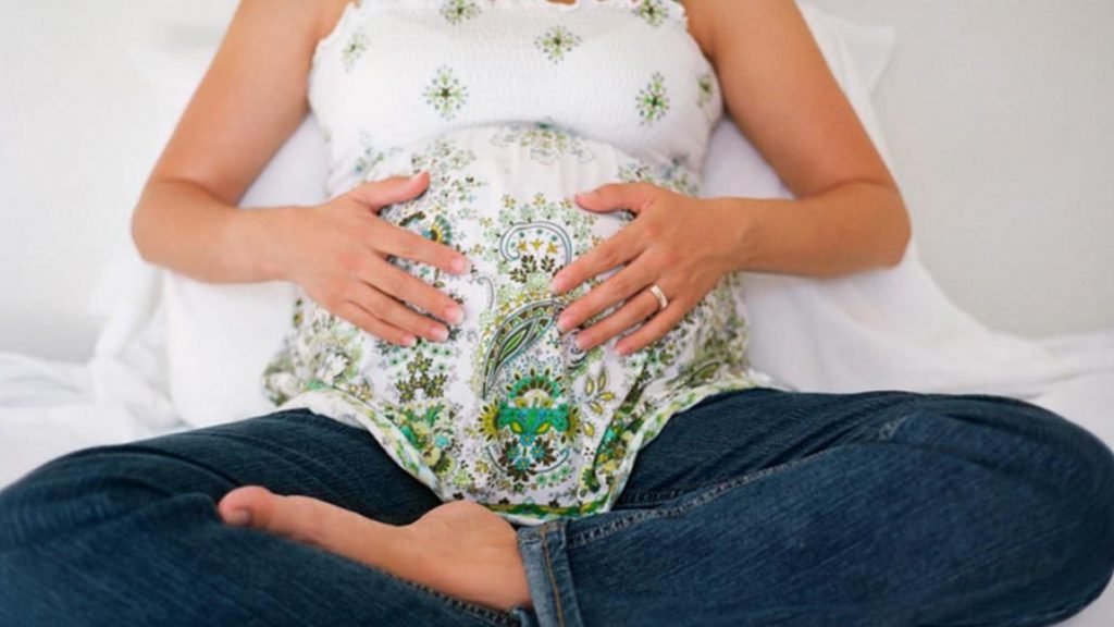 7 درمان خانگی برای کاهش گاز روده در دوره بارداری2