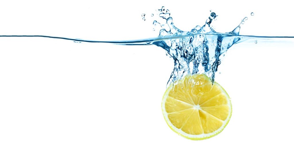 چگونه یک نوشیدنی آب لیمو خوشمزه درست کنیم؟