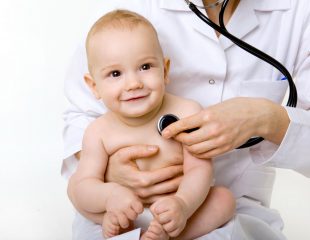 پزشکان و متخصصانی که برای درمان کودکان آموزش دیده اند