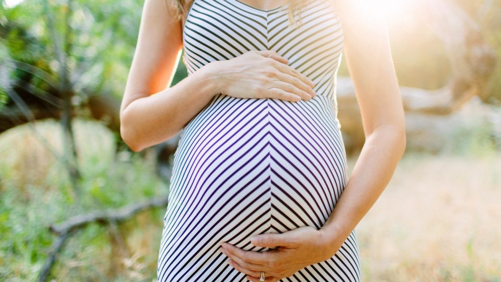نکاتی مهم برای مراقبت از پوست در دوران بارداری و جلوگیری از آکنه حاملگی