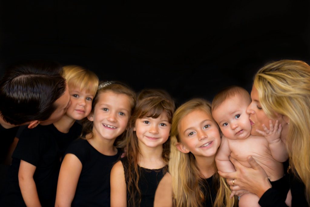 8 مزیت و ویژگی روانشناختی فرزندان وسط خانواده