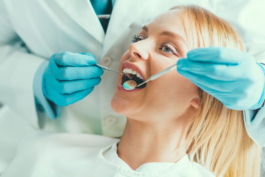 برای مشکلات دندان های خود به کدام متخصصان دندانپزشکی مراجعه کنیم؟