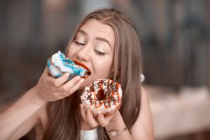چگونه پرخوری ناشی از استرس را متوقف کنیم؟ چگونه پرخوری ناشی از استرس را متوقف کنیم؟