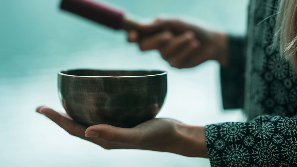 آواز درمانی کاسه ای (Singing bowl therapy)