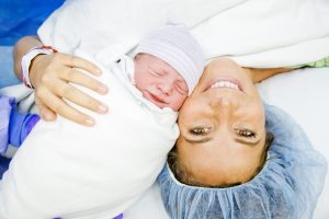 چگونه پس از سزارین به سرعت بهبود پیدا کنیم؟ چگونه پس از سزارین به سرعت بهبود پیدا کنیم؟