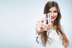 بهترین موقع نوشیدن آب چه زمانی است؟ بهترین موقع نوشیدن آب چه زمانی است؟