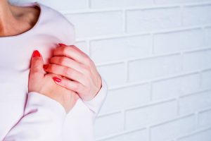 با علایم خطرناک و هشدار دهنده حمله قلبی آشنا شوید با علایم خطرناک و هشدار دهنده حمله قلبی آشنا شوید